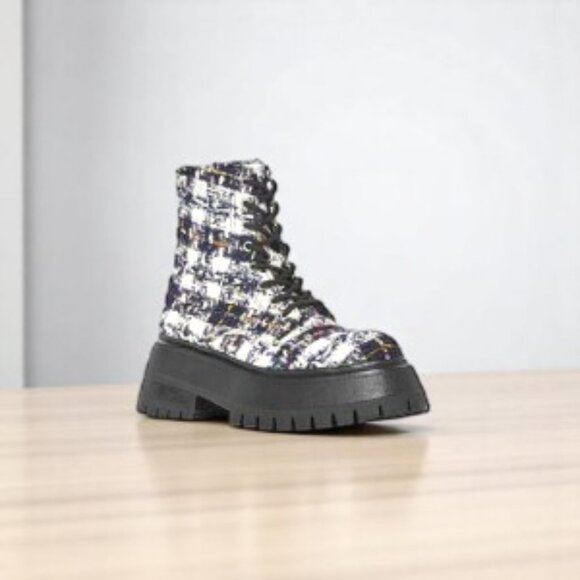 Aqua Sarge Navy Tweed Platform Combat Boots 6 NWT - Picture 1 of 2